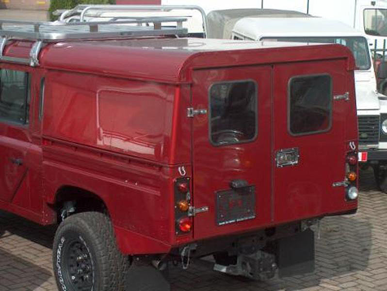 Hard-top w/vertical window doors w/inside window Defender 130 DC