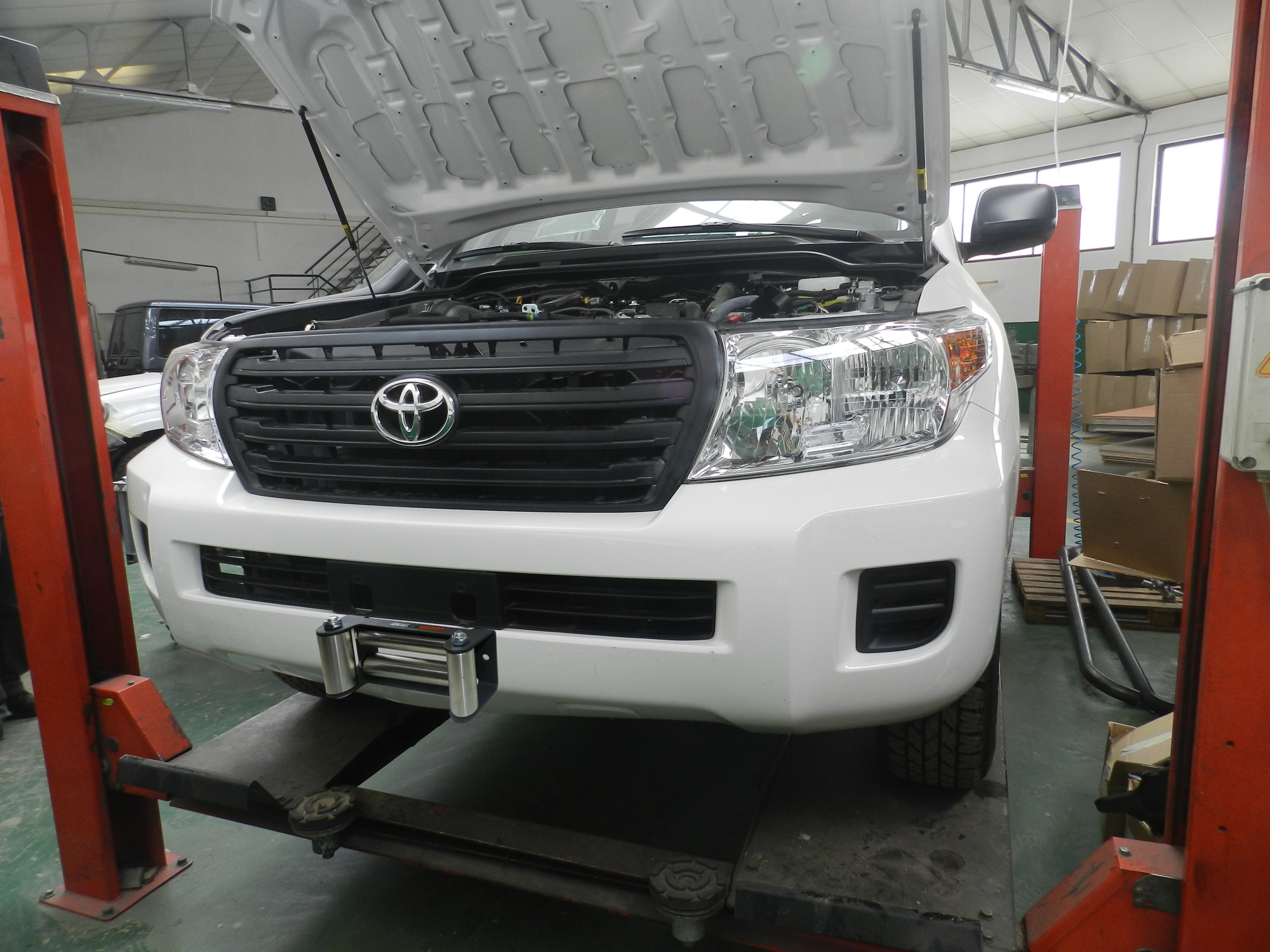 Winch Mount Plate for original bumper Toyota LC 200